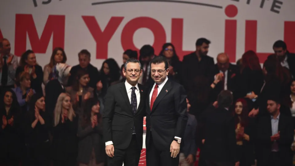 CHP'de Özel ve İmamoğlu krizi derinleşiyor! İzmir ile Çankaya yine paylaşılamadı