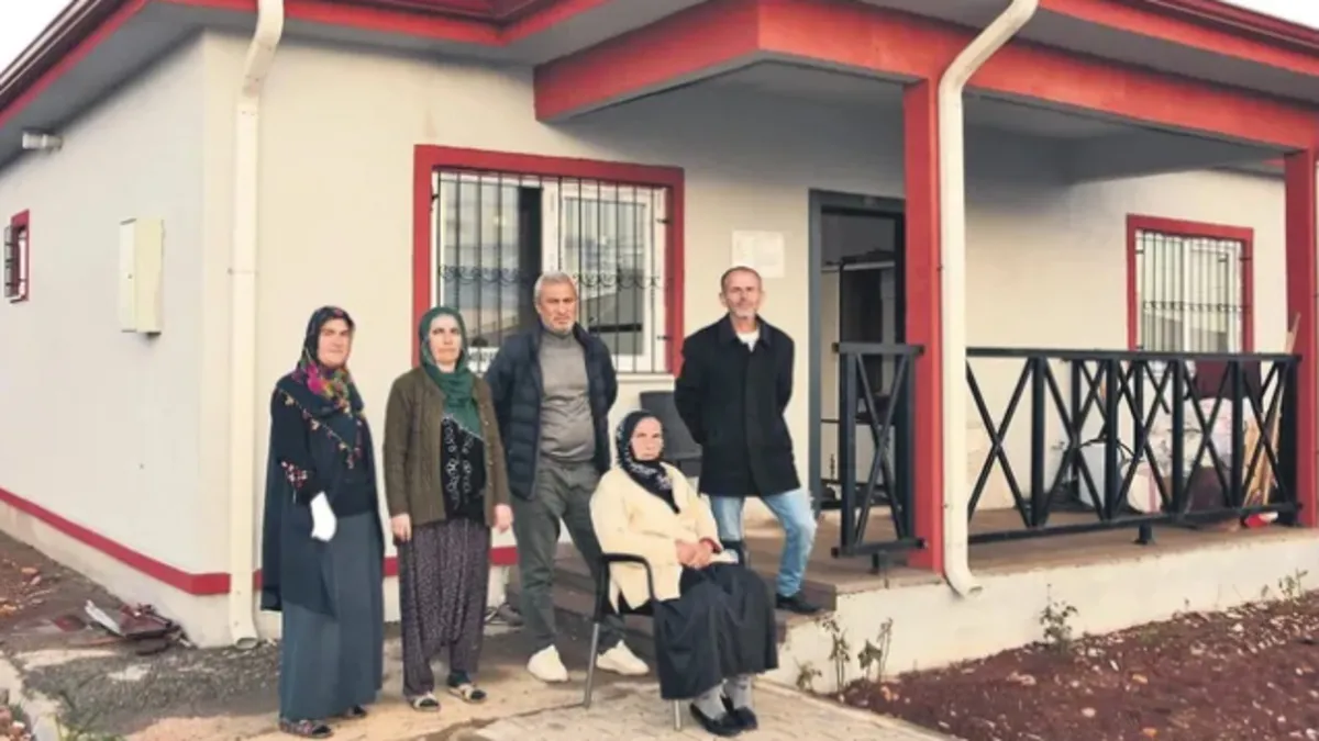 Depremzede vatandaşlar için çifte bayram! Evlerine kavuştular