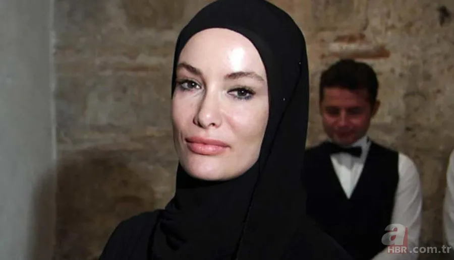 Gamze Özçelik'in kardeşi görenleri hayran bıraktı! Ablasının kopyası... 1