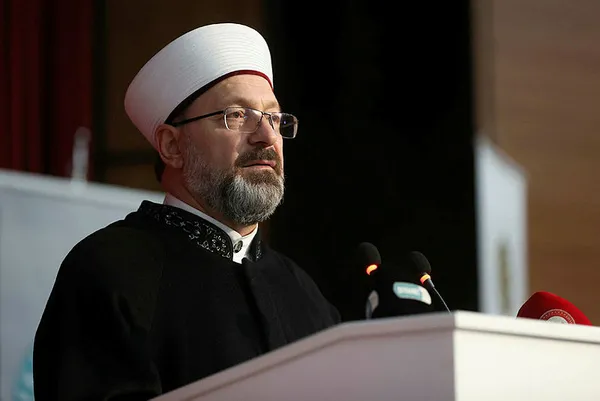 Diyanet İşleri Başkanı Erbaş'tan 8 Mart Dünya Kadınlar Günü mesajı: Kadına hak ettiği değer teslim edilmeli - 1
