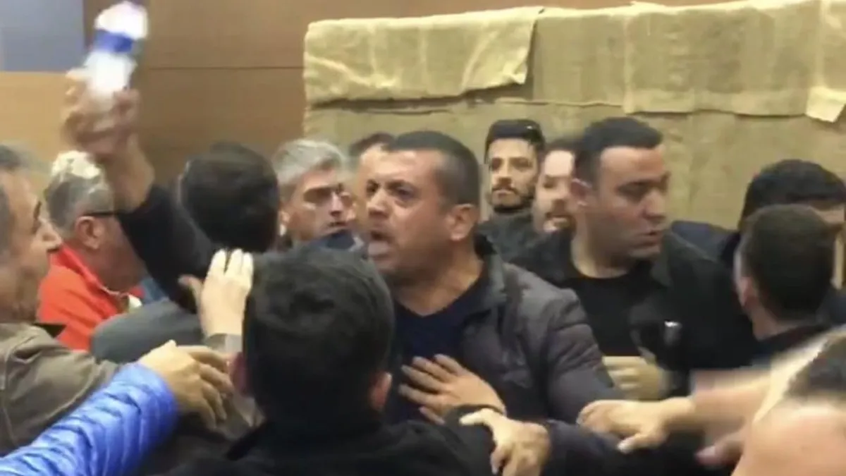 YENİ Parti Odunpazarı İlçe Başkanlığı seçimlerinde arbede! 3 oy farkı kavgaya dönüştü