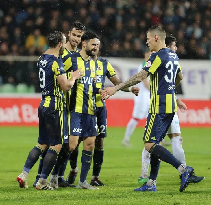 Son dakika Fenerbahçe transferleri! Kanarya büyük bombaları patlatıyor