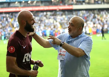 Murat Sancak'tan sahada rakip oyuncuya transfer teklifi
