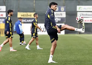 Fenerbahçe - Karagümrük maçı saat kaçta? FB maçı hangi kanalda, şifresiz mi?