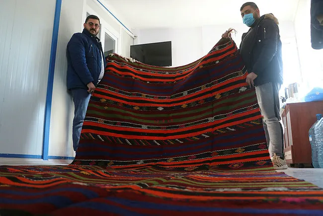Sivas’ta 90 yıllık halıya 1.5 milyon lira istiyor! - 1