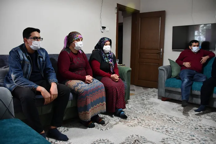 Libya'da tutuklanan baklava ustasının ailesi müjdeli haber bekliyor! Kardeşi konuştu: Türk diye tutukladılar - 1