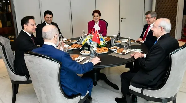 kemal-kilicdaroglunun-baskan-erdogan-celiskisi-haziran-ayinda-aday-olabiliyor-bugun-olamiyor-dedi-1674927178721.jpg Kemal Kılıçdaroğlu'nun 'Başkan Erdoğan' çelişkisi: Haziran ayında 'aday olabiliyor' bugün 'olamıyor' dedi - 2