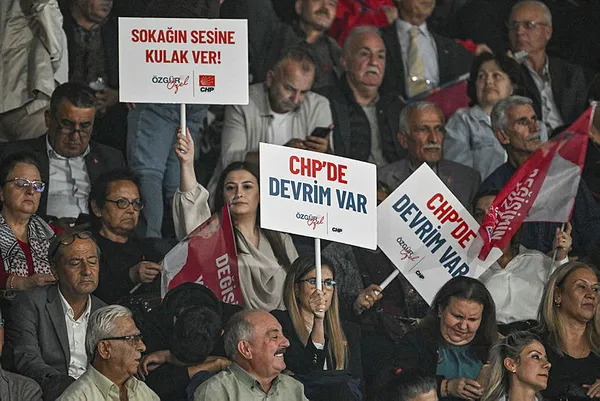Tavşan koltuğa zıpladı! CHP’de Bay Kemal devri kapandı! Büyük hesaplaşmayı Özgür Özel kazandı