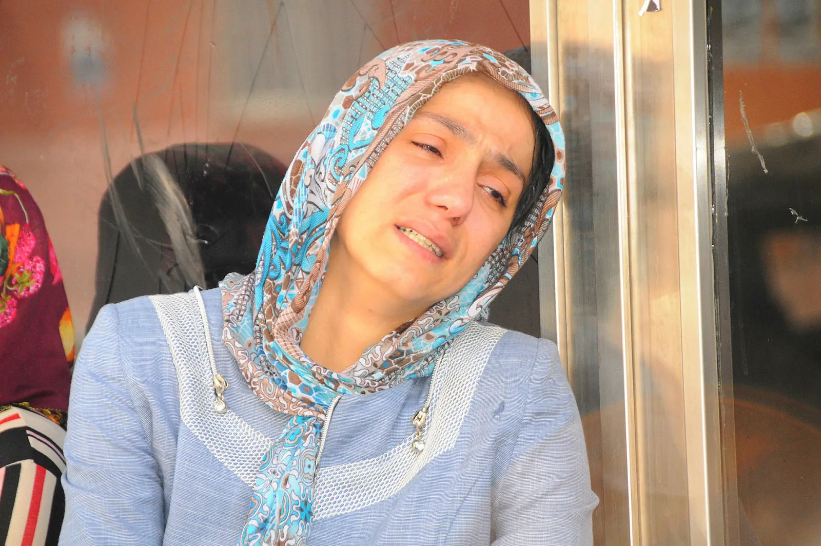 HDP önünde bekleyen annelerden sanatçılara çağrı: Neredesiniz?