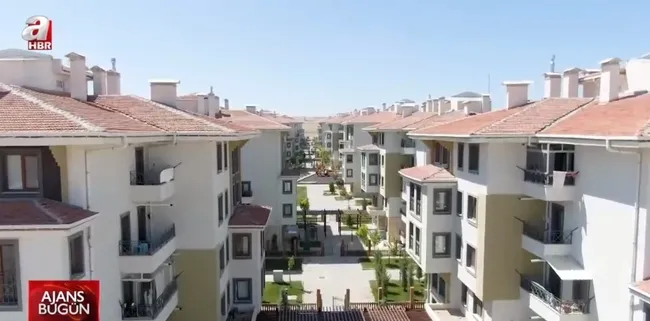 ev-sahiplerinden-yeni-tahliye-yontemi-ev-satilinca-kiraci-cikmaz-zorunda-mi-1686553605605.jpg Ev sahiplerinden yeni tahliye yöntemi! Ev satılınca kiracı çıkmak zorunda mı? - 6