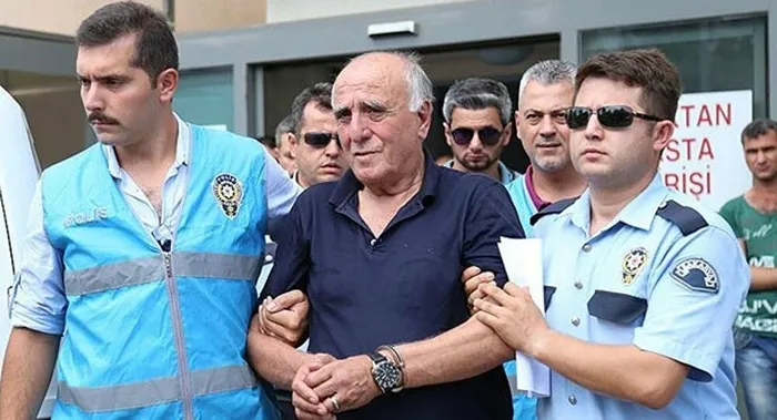 Son dakika: FETÖ firarisi Hakan Şükür’e şok! Babası için 15 yıla kadar hapis cezası istendi