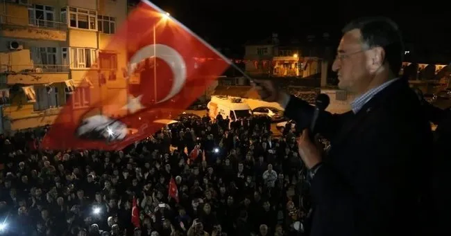 CHP İzmir’de de 11 yıl kentsel dönüşümü böyle engelledi