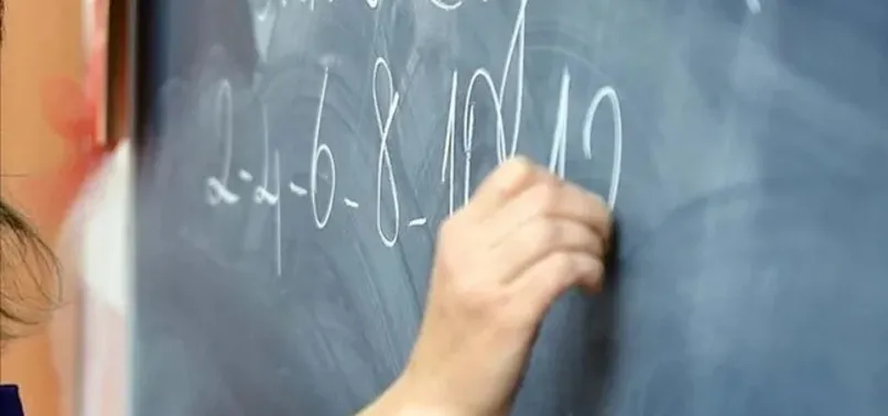 Öğretmenler günü okul var mı, ders işlenecek mi? 24 Kasım Öğretmenler Günü resmi tatil mi, yarım gün mü?