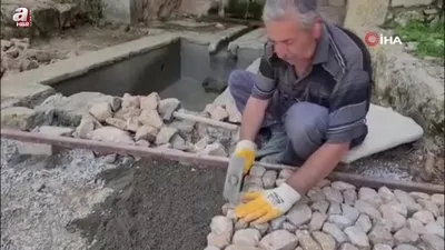 Ekmeğini 45 yıldır taştan çıkarıyor