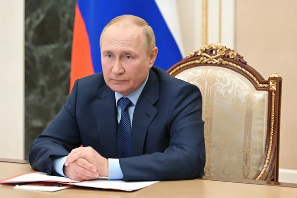 SON DAKİKA! Ukrayna'da peş peşe patlamalar | Kiev, Jitomir, Dnipro, Lviv, Ternopil, Hmelnitski'de de sesler duyuldu | Putin açık açık tehdit etti - 25