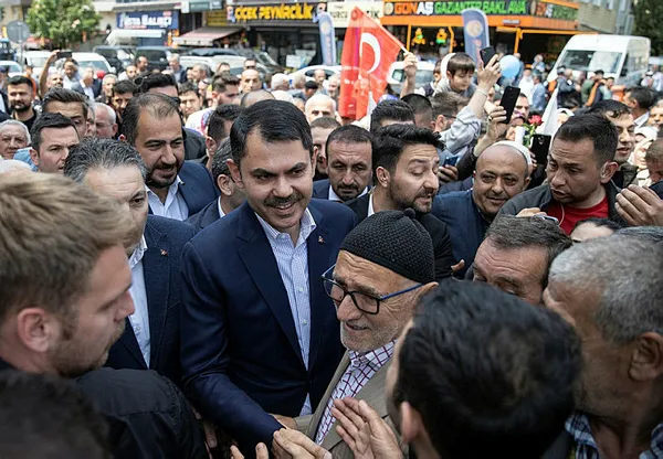 bakan-murat-kurum-pendikte-esnaflari-ziyaret-etti-ulkemiz-icin-mucadele-veriyoruz-1684774297461.jpg Bakan Murat Kurum Pendik'te esnafları ziyaret etti: Ülkemiz için mücadele veriyoruz - 1