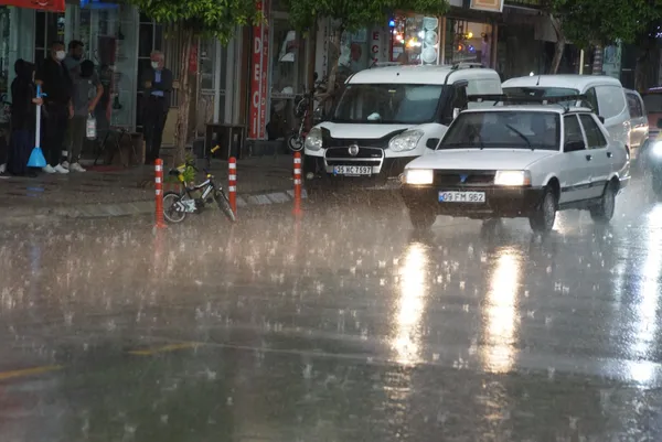 meteoroloji-yeni-hava-durumu-raporunu-yayinladi-sicakliklar-dusecek-saganak-yagis-geliyor-1652684943174.jpg Meteoroloji yeni hava durumu raporunu yayınladı! Sıcaklıklar düşecek sağanak yağış geliyor - 6