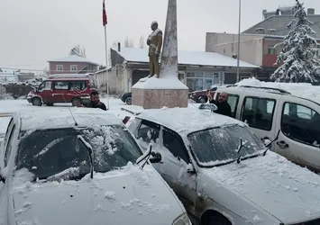 Meteoroloji'den İstanbul dahil birçok ile kar ve sağanak uyarısı | Yeni bir soğuk hava dalgası yurda giriş yapıyor