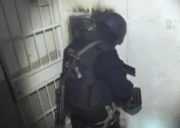 Terör örgütü DHKP-C’ye yakın yayın organına baskın! Örgüt talimatları dergide şifrelenmiş...