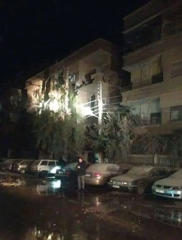Suriye ve İsrail arasında savaş sesleri! Uçaksavar füzeli saldırı karşılıksız kalmadı! Jetler füze bataryalarını vurdu - 2