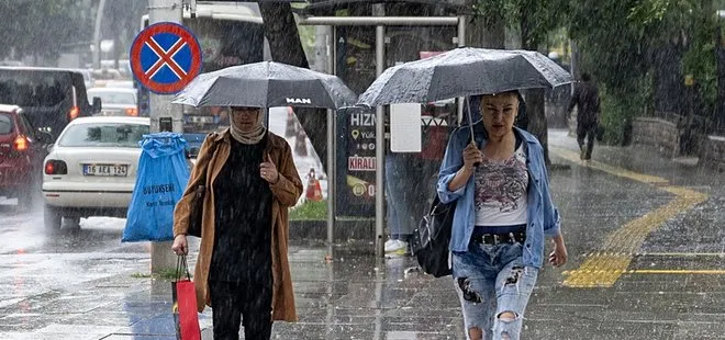Başkent Ankara’yı sağanak yağış ve dolu vurdu! Uyarılar sonrası görüntüler geldi...