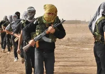 Afganistan'da DEAŞ, 65 evi ateşe verdi