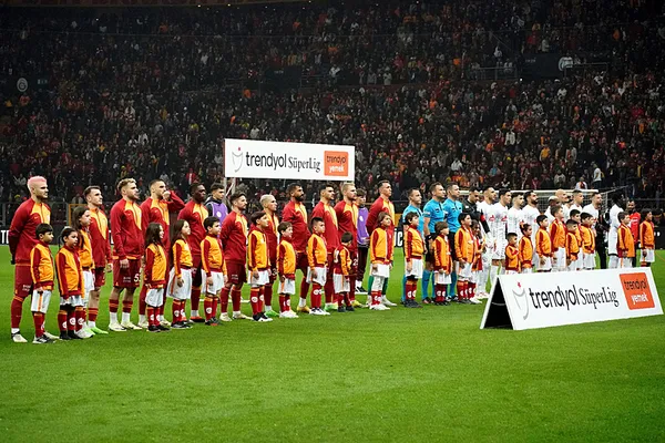 galatasaray-crizespor-canli-anlatim-1709923829856.jpeg Galatasaray Çaykur Rizespor'a gol oldu yağdı! Kerem Demirbay yıldızlaştı Aslan liderliği bırakmadı - 4