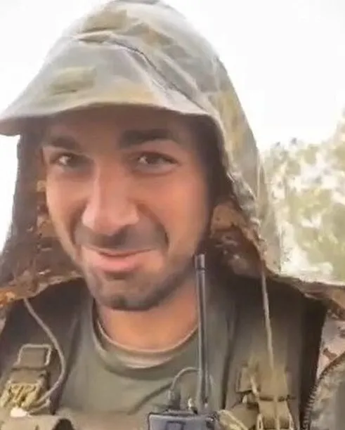 baskan-erdogandan-sehit-ailesine-bassagligi-mesaji-1668260017478.jpg Başkan Erdoğan'dan şehit ailesine başsağlığı mesajı! - 4