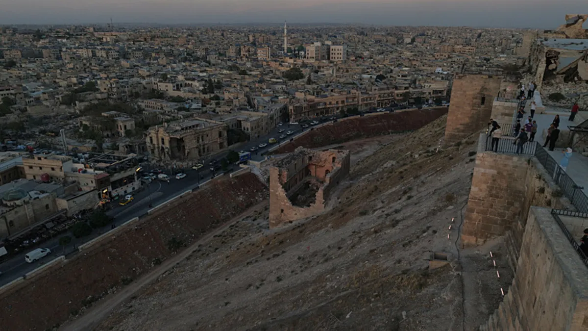 İsrail'den Suriye'de zorla anket!