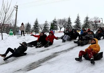 Kar yağışı etkili oldu birçok ilde okullar tatil edildi! İşte eğitime ara verilen iller