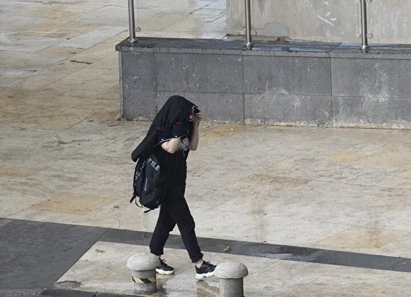 1660065648765.jpg O illere sel ve dolu yağışı uyarısı! Meteoroloji'nin uyarısı sonrası etkisini gösteriyor! İstanbul ve Ankara için saat verildi... Güncel hava durumu - 1