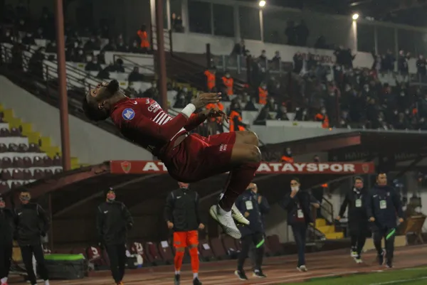 İtalyan kulübü Boupendza için kesenin ağzını açtı - 1