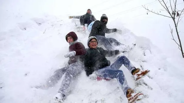 Son dakika: İstanbul’da yarın okullar tatil mi? 17 Şubat İstanbul’da okullar tatil olacak mı, kaç gün? Valilik açıkladı...