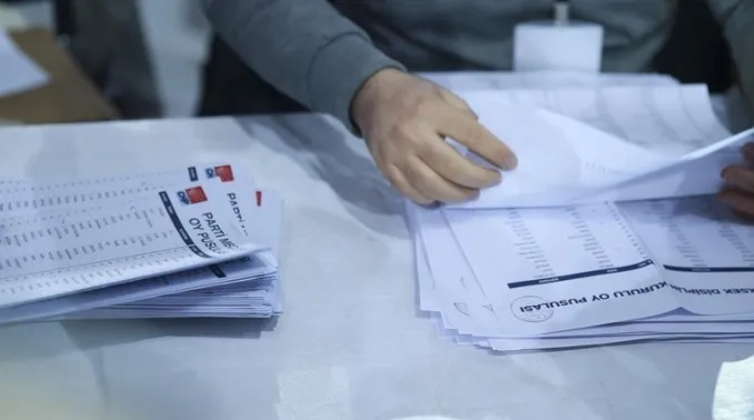 chpnin-saibeli-kurultayinda-yeni-detaylar-izmir-delegesinin-ifadesi-ortaya-cikti-ozgur-ozele-destek-icin-para-1739810224647.jpg CHP'nin şaibeli kurultayında yeni detaylar | Fotoğraf-AA Arşiv