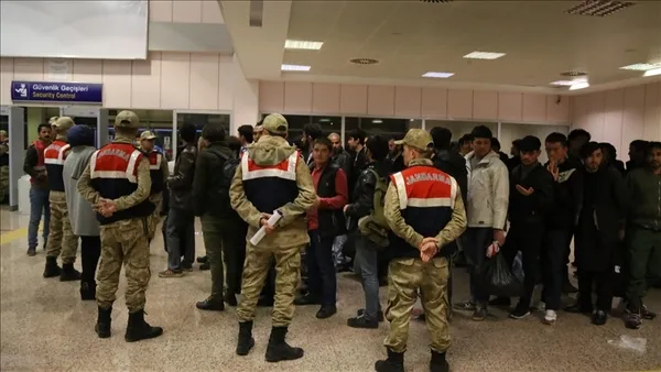 1678206970875.jpg 2023 yılında kaç düzensiz göçmen sınır dışı edildi? Göç İdaresi Başkanlığı ülke ülke duyurdu - 3