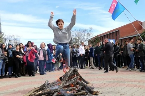 nevruz-bayrami-nasil-kutlanir-nevruzda-ne-yapilir-21-mart-nevruz-kutlamalari-adetleri-ve-gelenekleri-1647842494382.jpg Nevruz Bayramı nasıl kutlanır? Nevruz'da ne yapılır? 21 Mart Nevruz kutlamaları, adetleri ve gelenekleri... - 1