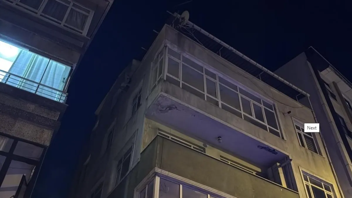 Zeytinburnu'nda intihar girişimi: 5 saatin sonunda ikna edildi