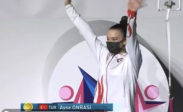 Son dakika: Ayşe Begüm Onbaşı dünya şampiyonu oldu