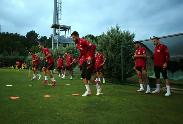 Hollanda - Türkiye maçı ne zaman, saat kaçta? 2022 FIFA Dünya Kupası Elemeleri milli maç hangi kanalda, şifreli mi?