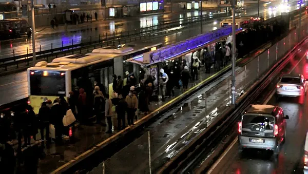Son dakika: İstanbul'da toplu ulaşım araçlarında büyük yoğunluk - 5