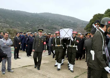Kore gazisine kilisede askeri tören düzenlendi