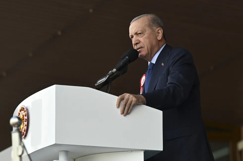 baskan-erdogandan-girnedeki-gemi-faciasina-iliskin-aciklama-tum-imkanlarimizi-seferber-ettik-1788116087187.jpg Başkan Erdoğan'dan Girne'deki gemi faciasına ilişkin açıklama: Tüm imkanlarımızı seferber ettik - 3