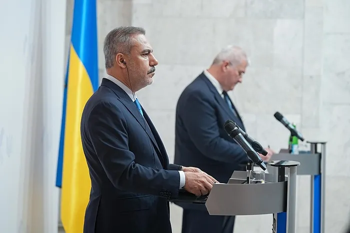 bakan-hakan-fidandan-rusya-ukrayna-savasi-muzakereleriyle-ilgili-flas-aciklama-istanbulda-4lu-zirve-olacak-mi-1748598360176.jpeg Bakan Fidan Ukrayna'da mevkidaşı Sybiha ile ortak basın toplantısı düzenledi. (DHA)