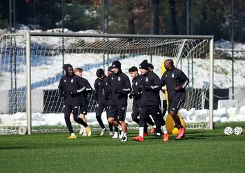 Beşiktaş'ın Galatasaray derbisi için kamp kadrosu belli oldu