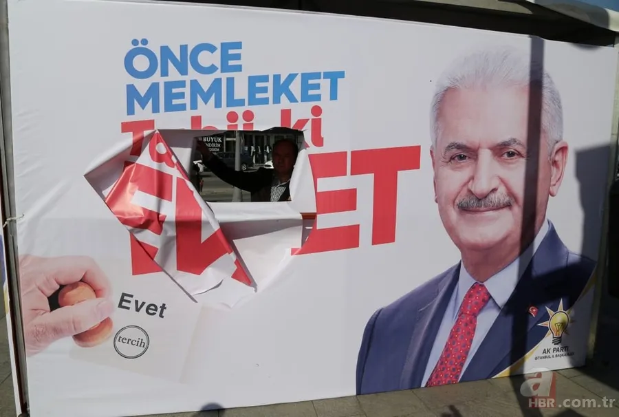 Sarıyer'de AK Parti'nin referandum çadırı ve pankartları parçalandı 6