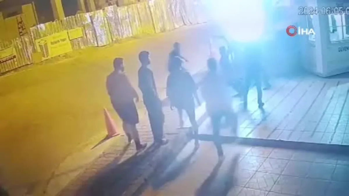Bağcılar'da taşlı sopalı saldırı kamerada