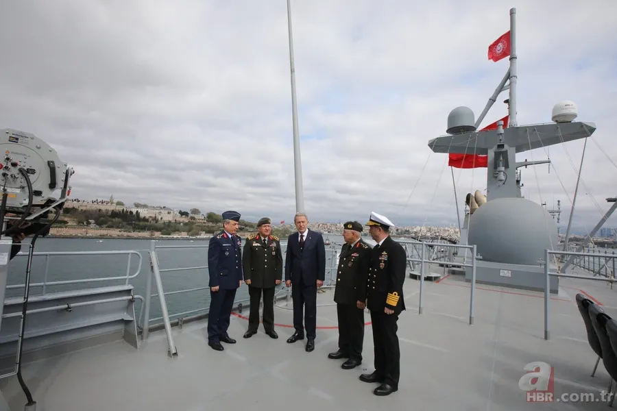 TCG Anadolu demir aldı! Başkan Erdoğan'ı selamladı! Boğaz'da tarihi anlar 8