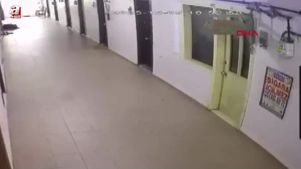 Bakırköy'de kiraladıkları ofisin duvarını delip 40 bin dolarlık saati çaldılar