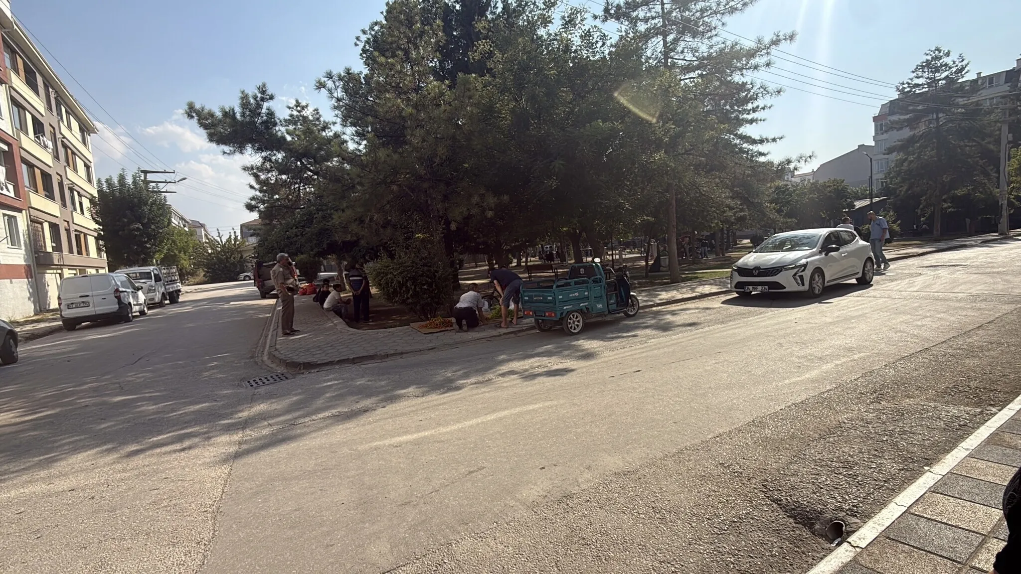 Parkta döner bıçaklı dehşet! 1 kişiyi yaralayan saldırgan yakalandı