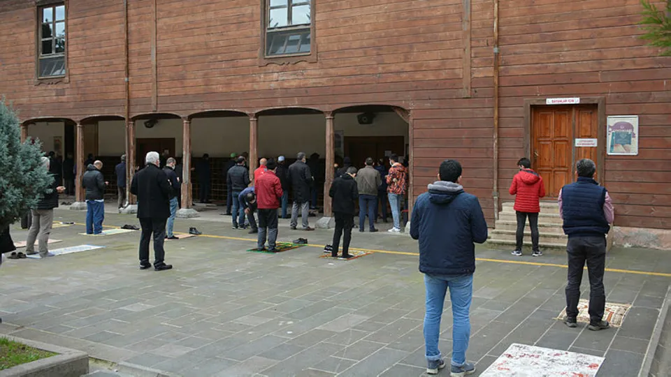 Sinop’ta sosyal mesafeli yağmur duası